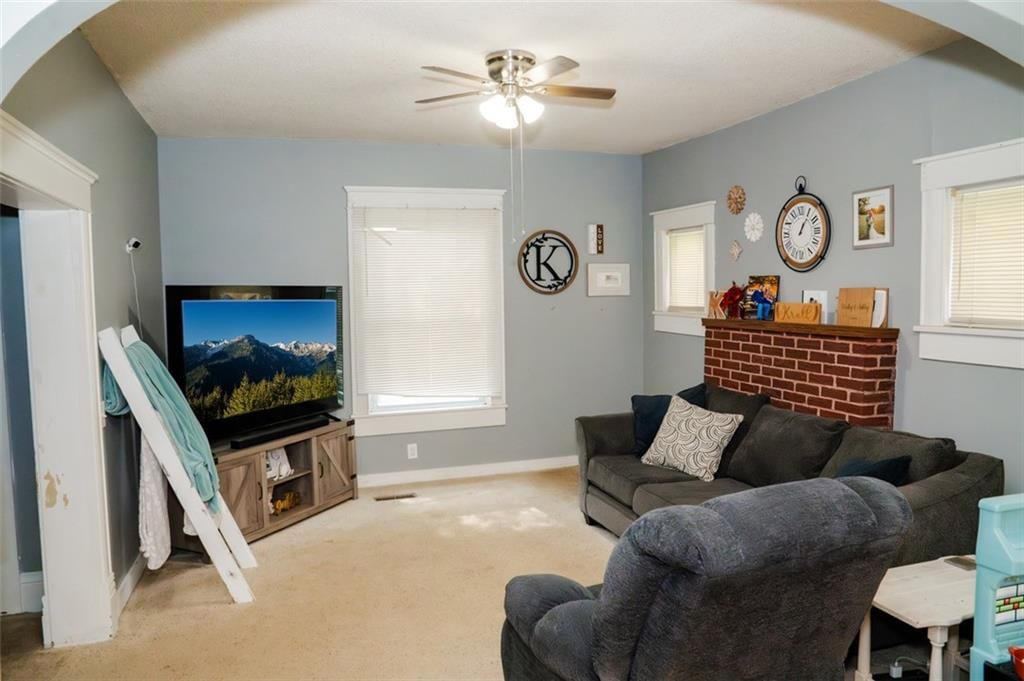 1301 Clark Avenue — photo 3