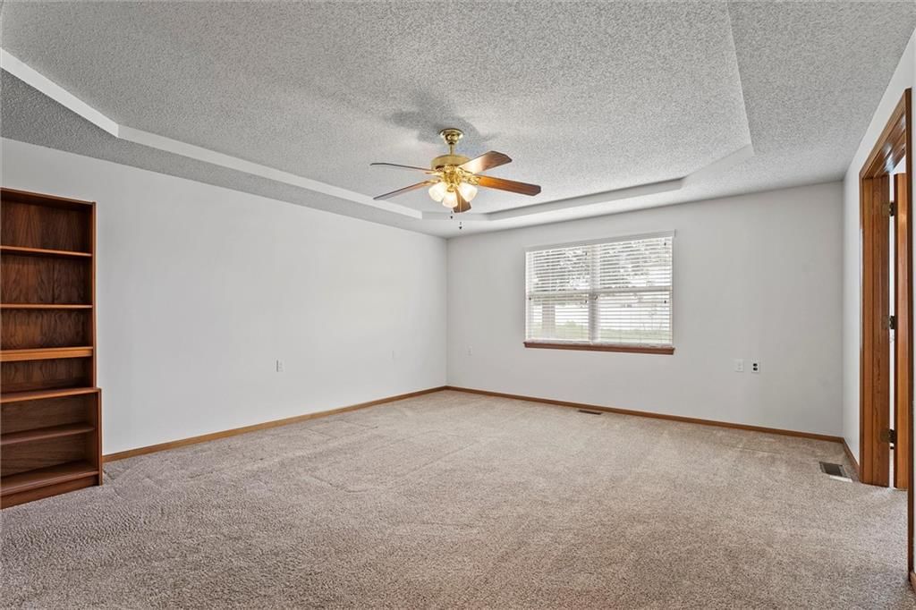 700 E SATURN Drive — photo 5