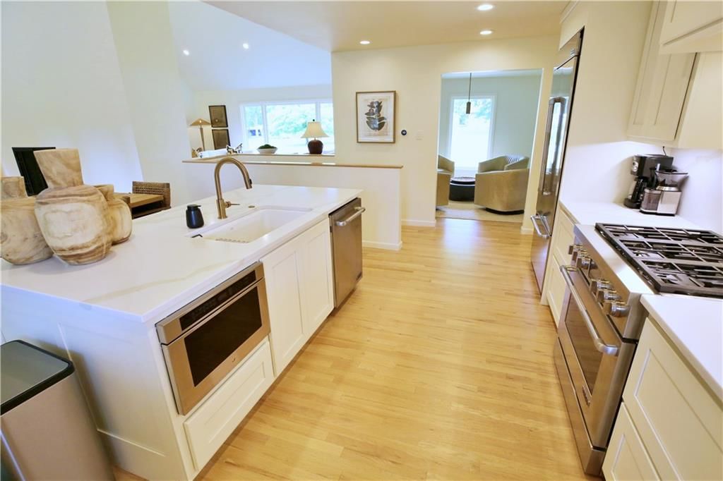 605 W Quincy Street — photo 21