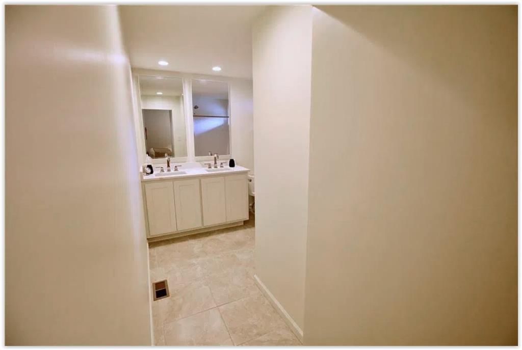 605 W Quincy Street — photo 32