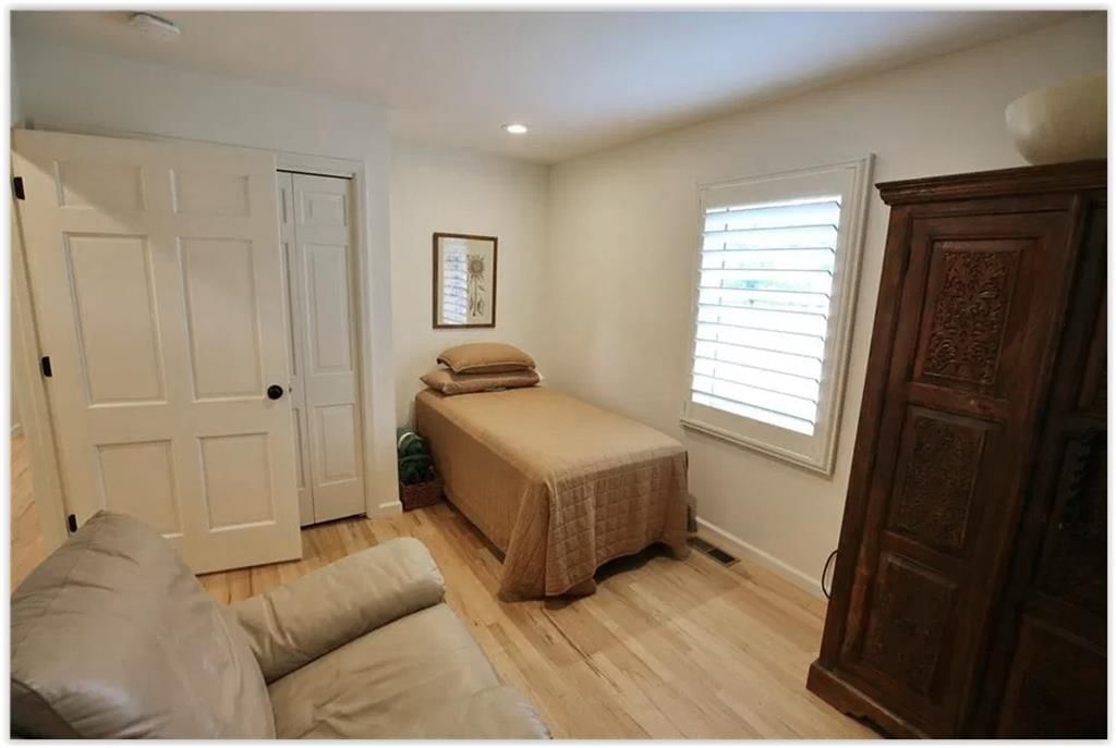605 W Quincy Street — photo 42