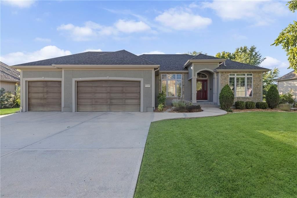 4308 SE CANTER Drive — photo 2
