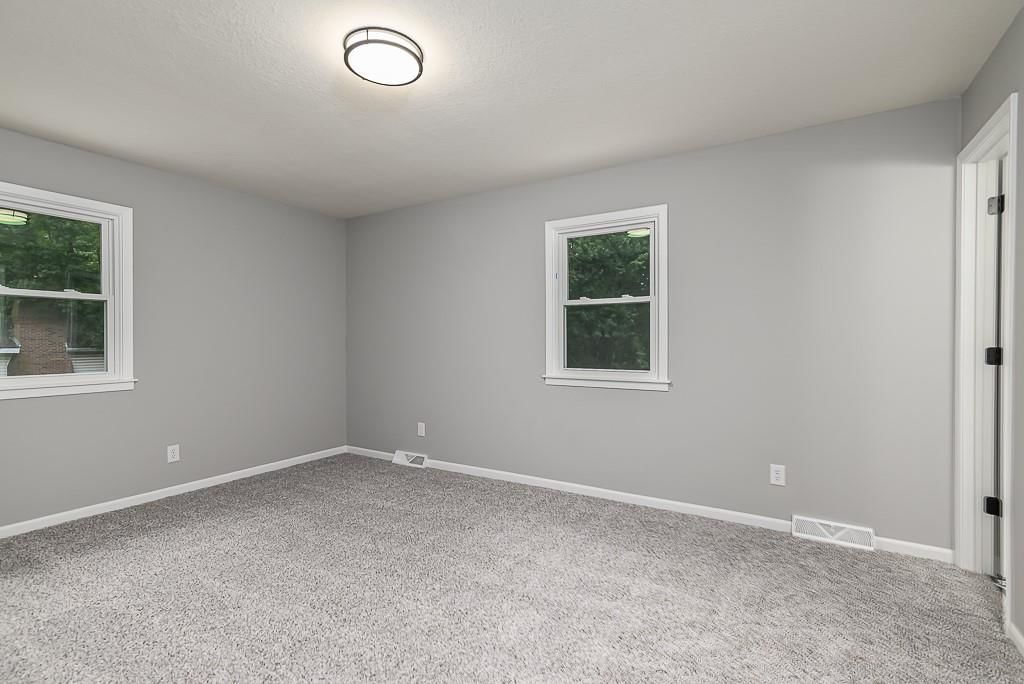 6729 Yecker Avenue — photo 10