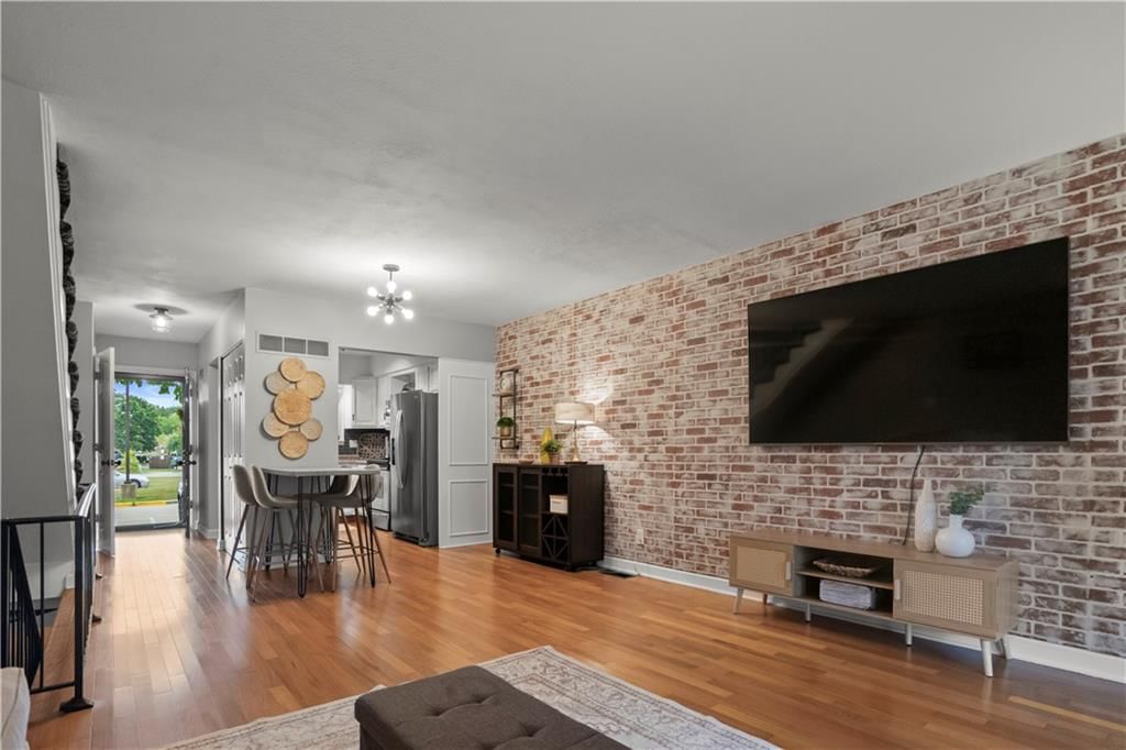 9505 Perry Lane — photo 11