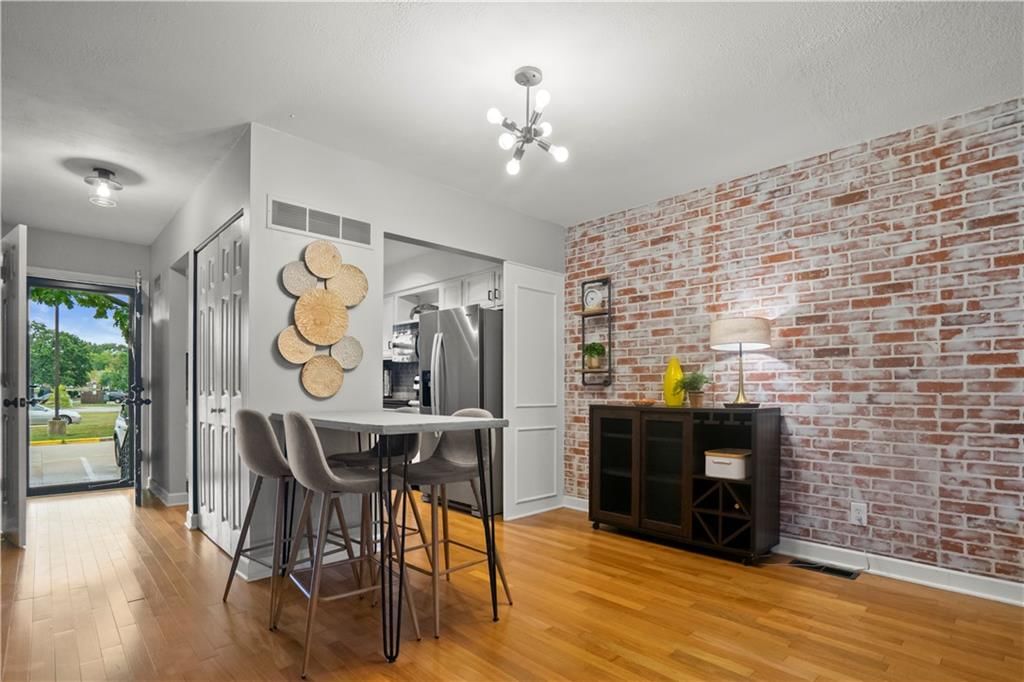 9505 Perry Lane — photo 12
