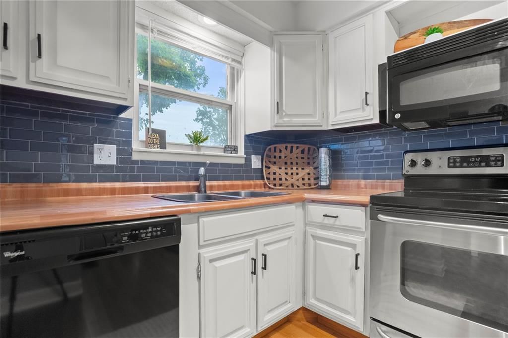 9505 Perry Lane — photo 19