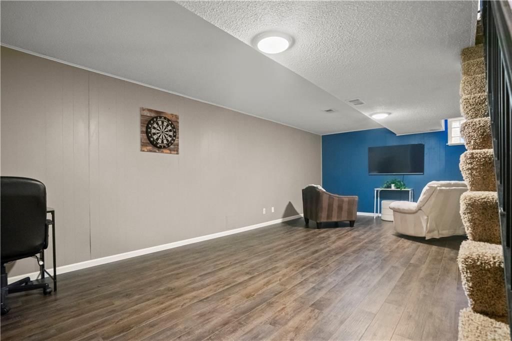 9505 Perry Lane — photo 32