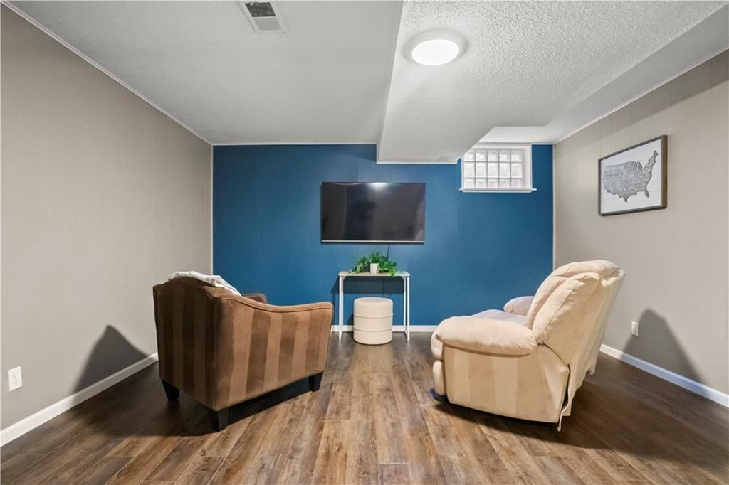 9505 Perry Lane — photo 34
