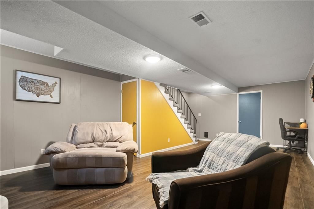 9505 Perry Lane — photo 36