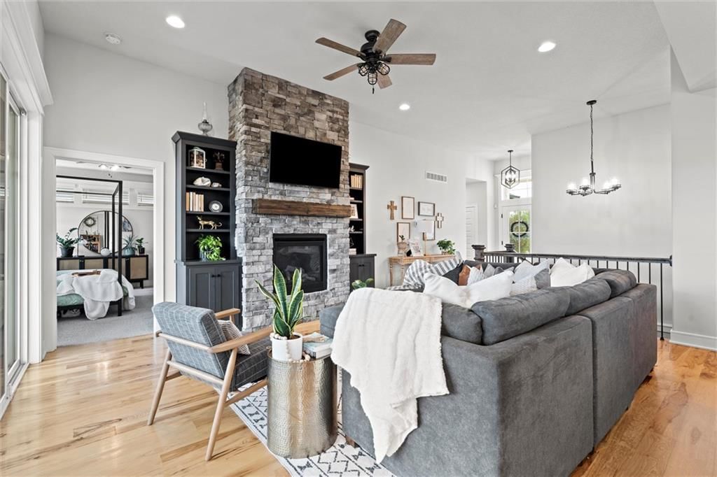 5857 Belmont Drive — photo 10
