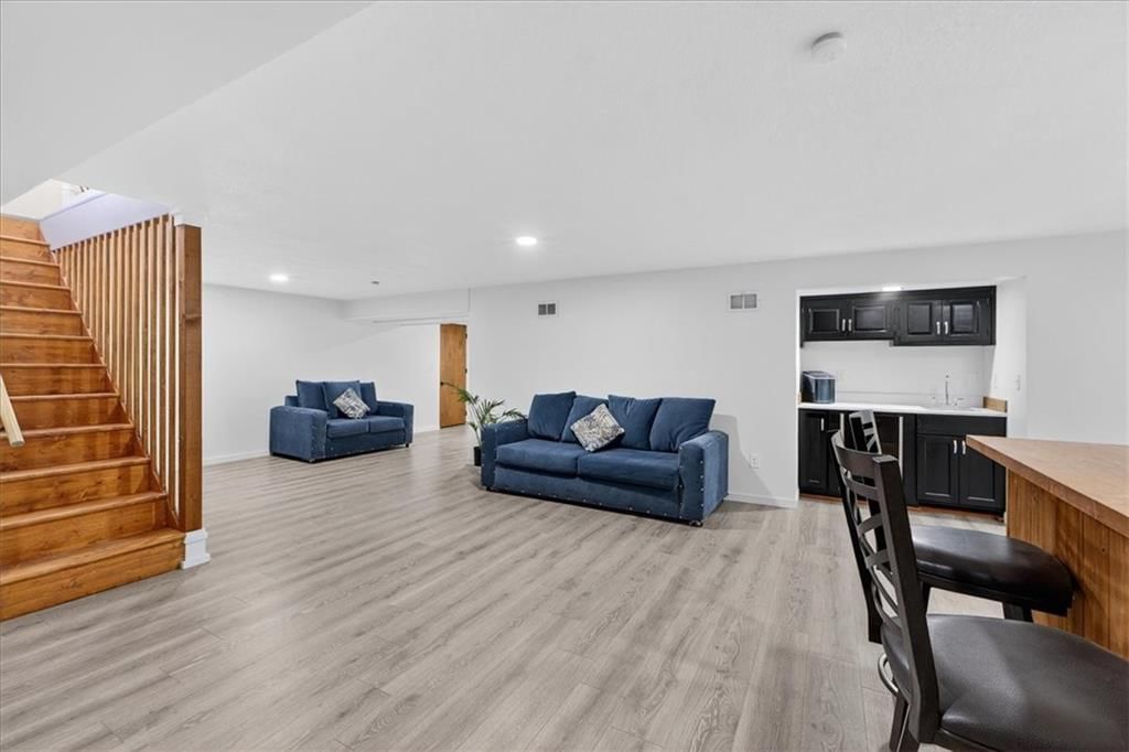 4608 S Crysler Avenue — photo 35