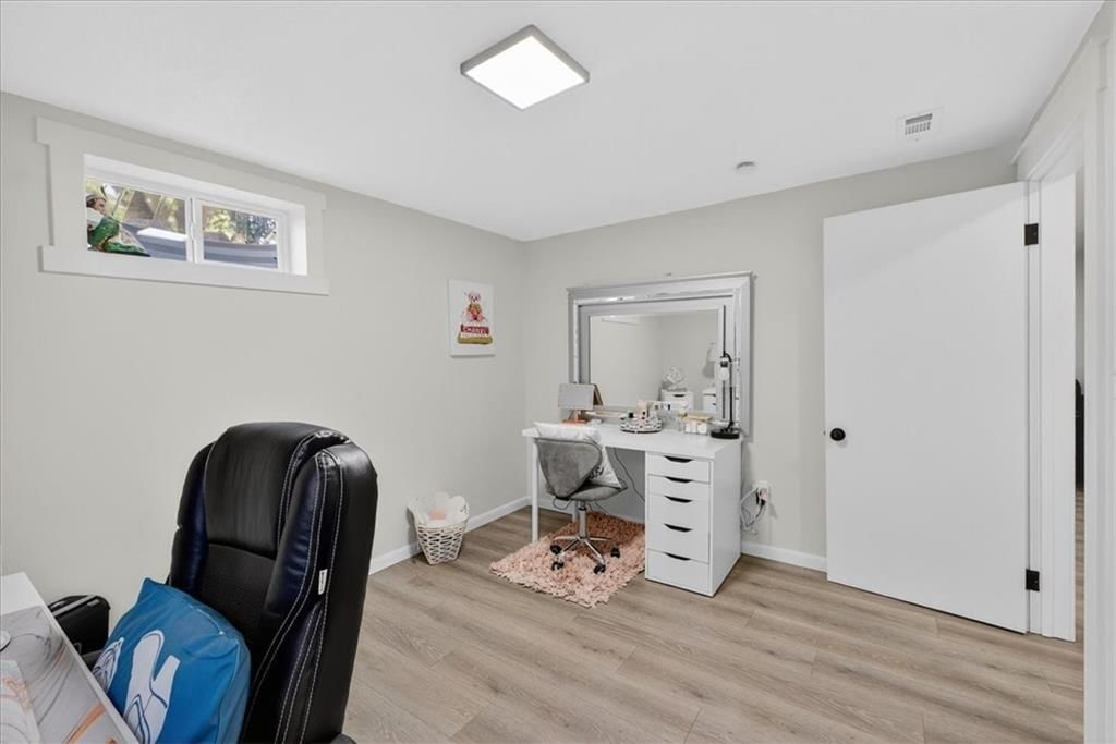 4608 S Crysler Avenue — photo 41