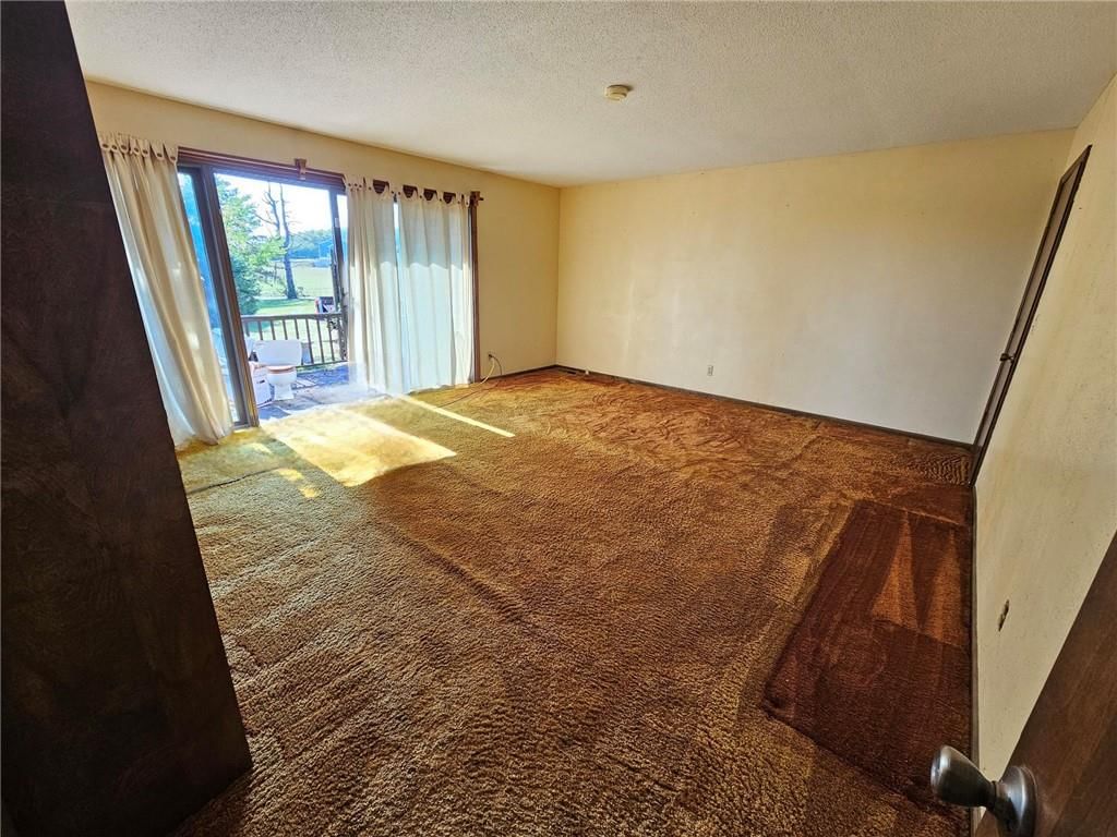 1975 SW J Highway — photo 23
