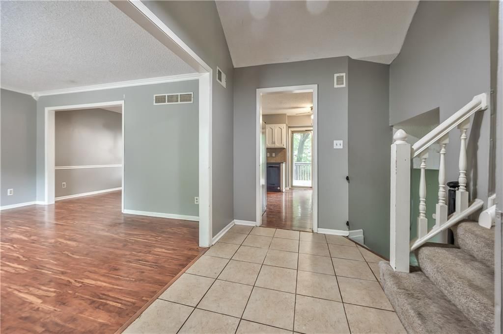 817 E Layton Drive — photo 3