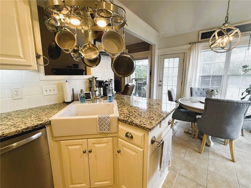 3703 Durham Court — photo 5