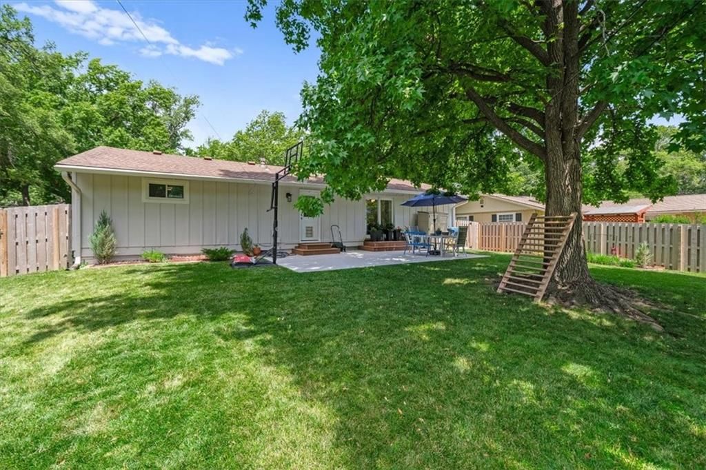7725 Colonial Drive — photo 23