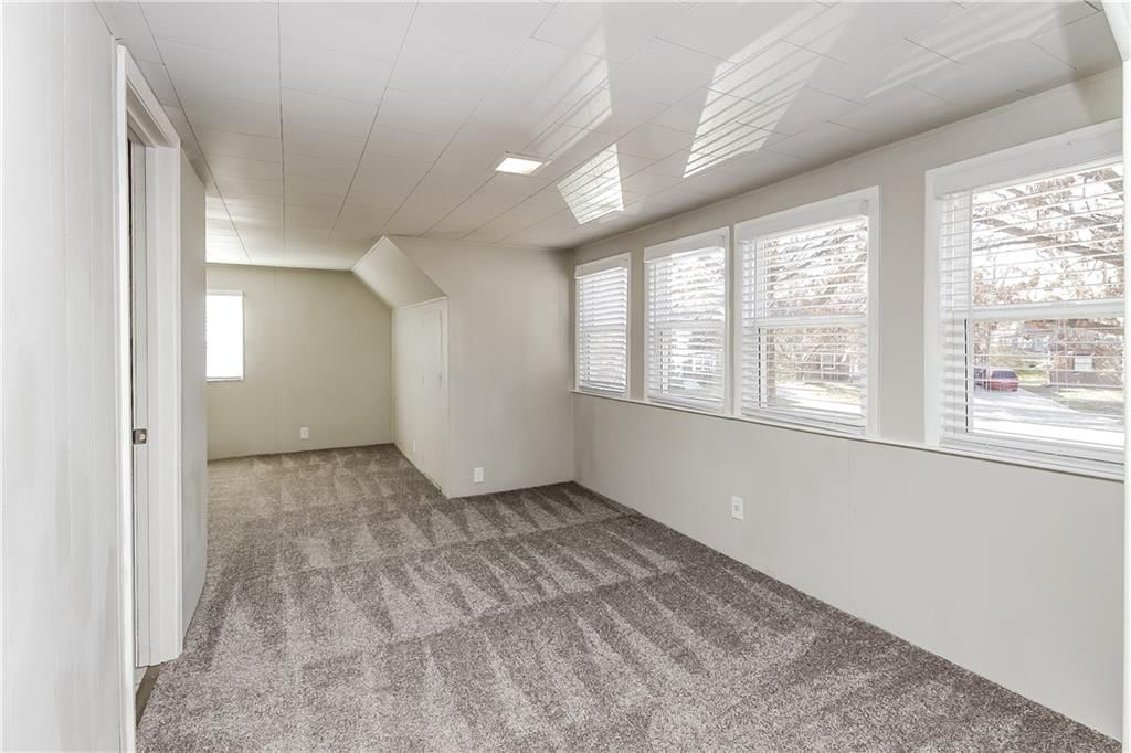 4437 Gladstone Boulevard — photo 8