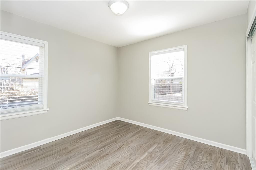 4437 Gladstone Boulevard — photo 10
