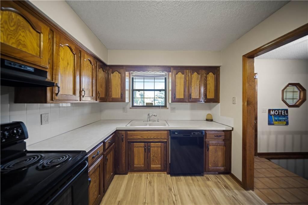 1236 NE Florence Avenue — photo 10