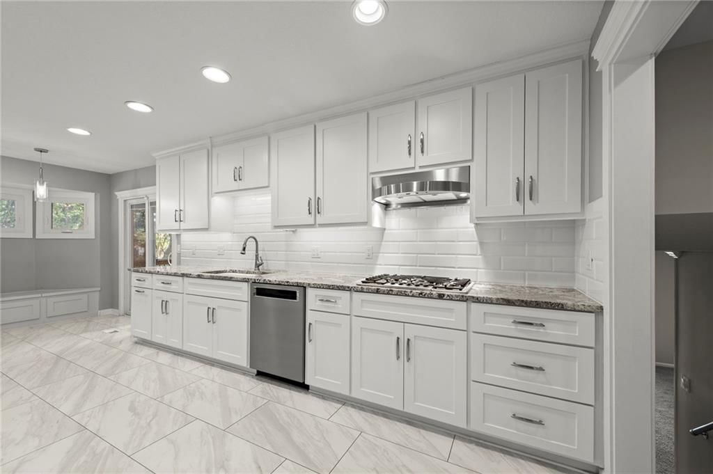 10713 W 98th Terrace — photo 5