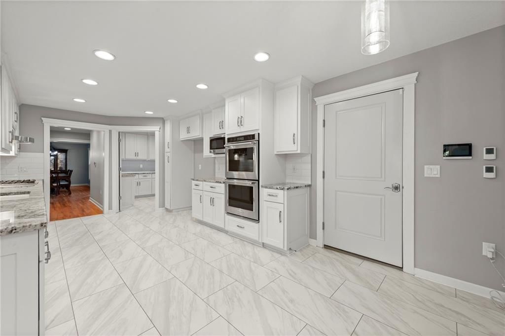 10713 W 98th Terrace — photo 7