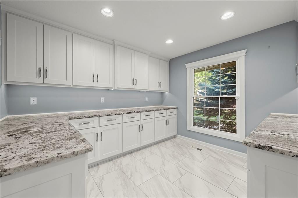 10713 W 98th Terrace — photo 9