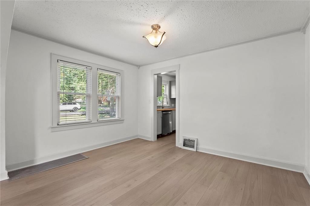 2741 Windsor Avenue — photo 11