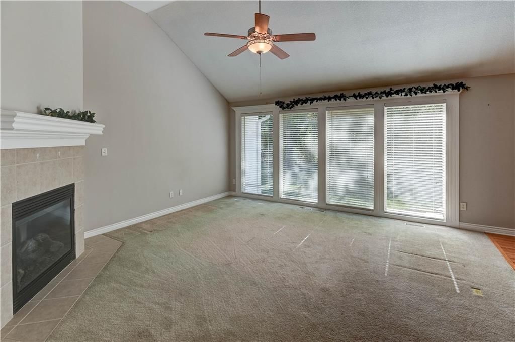 1203 Lakeview Drive — photo 4