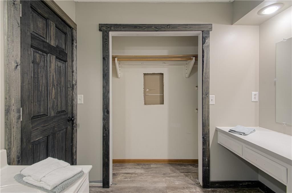 416 E Marion Street — photo 16