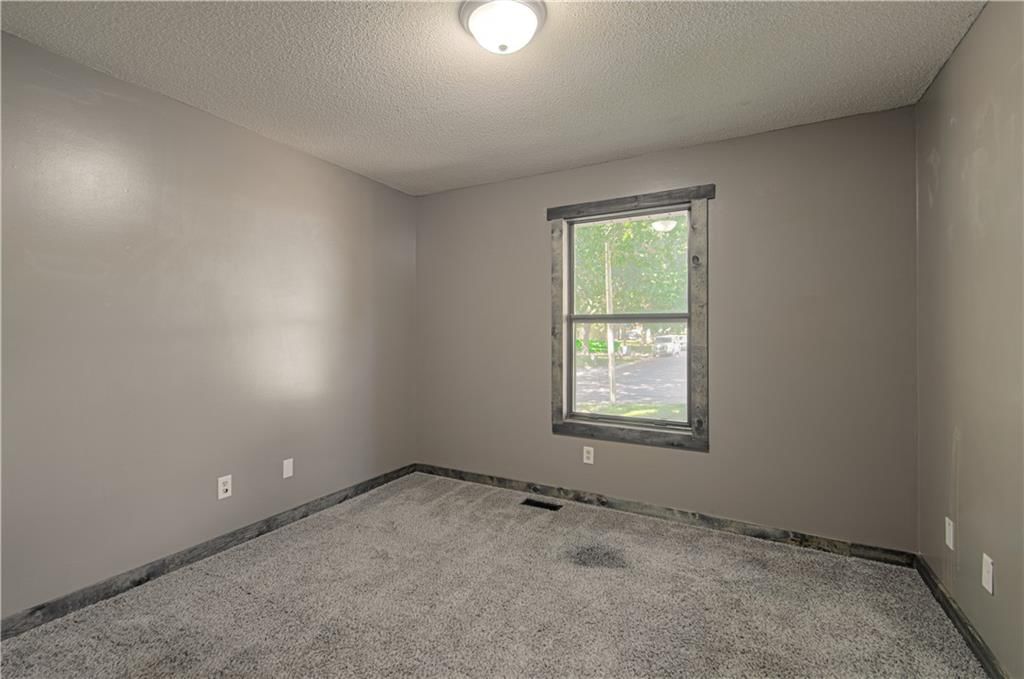 416 E Marion Street — photo 17