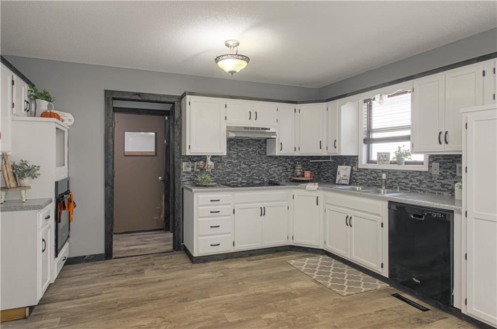 416 E Marion Street — photo 8