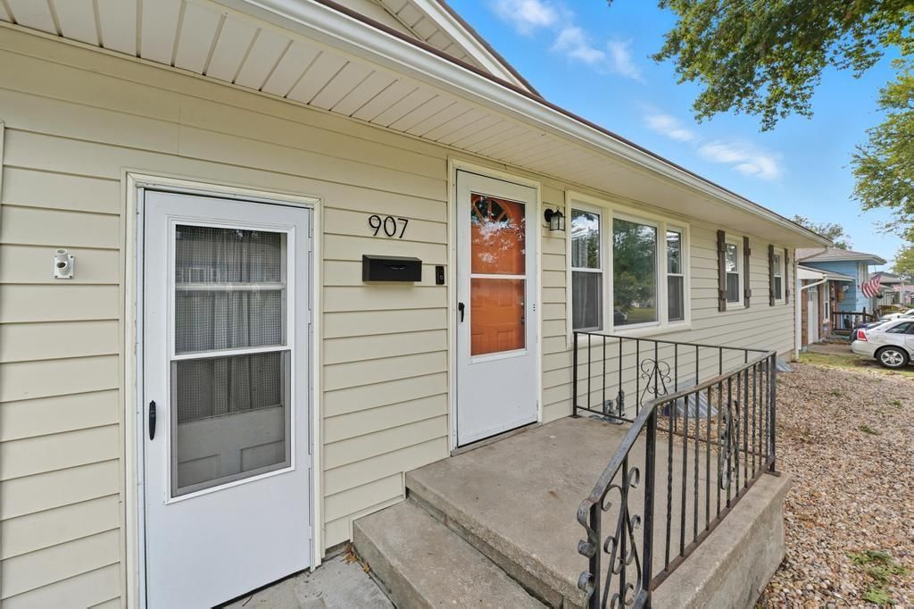 907 SW Lea Drive — photo 3