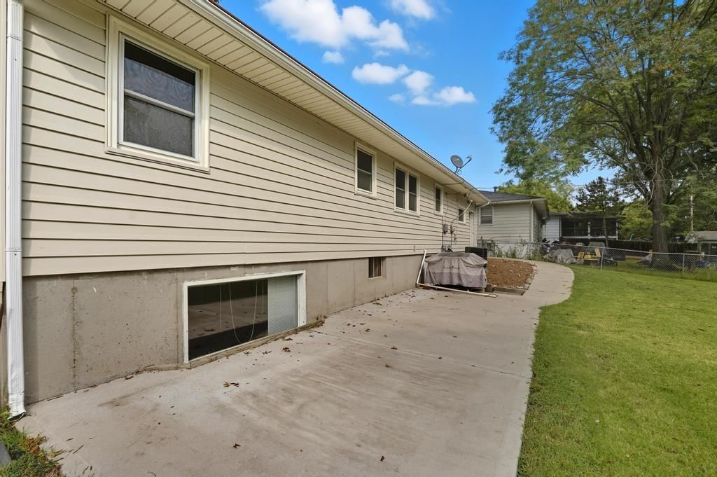 907 SW Lea Drive — photo 23