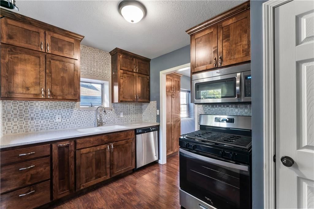 706 S Kansas Avenue — photo 11