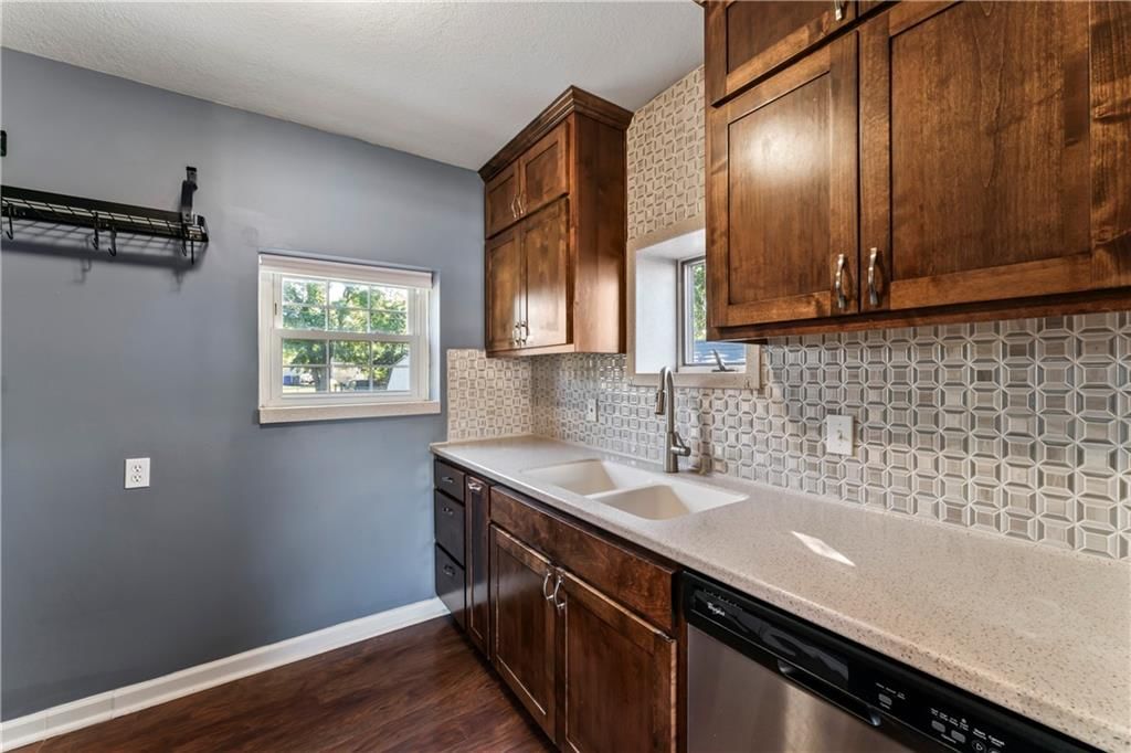 706 S Kansas Avenue — photo 12