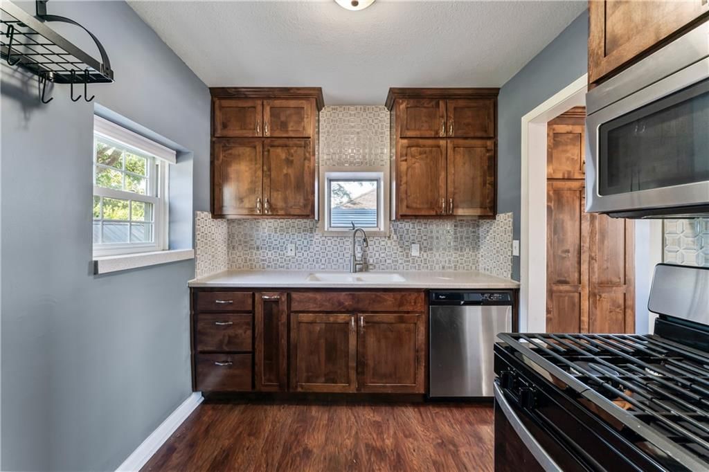 706 S Kansas Avenue — photo 14