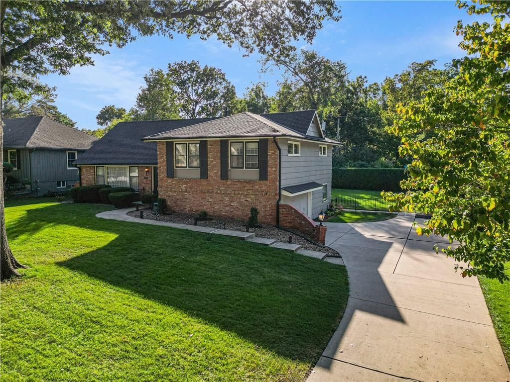 8252 Outlook Lane — photo 48