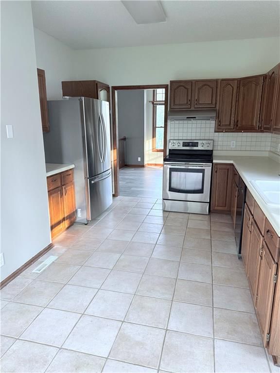 4413 Appletree Court — photo 8