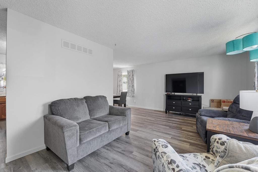 5345 N Smalley Avenue — photo 4