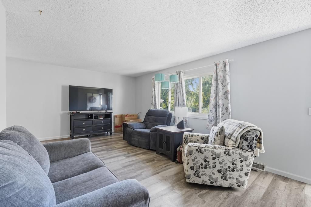 5345 N Smalley Avenue — photo 5