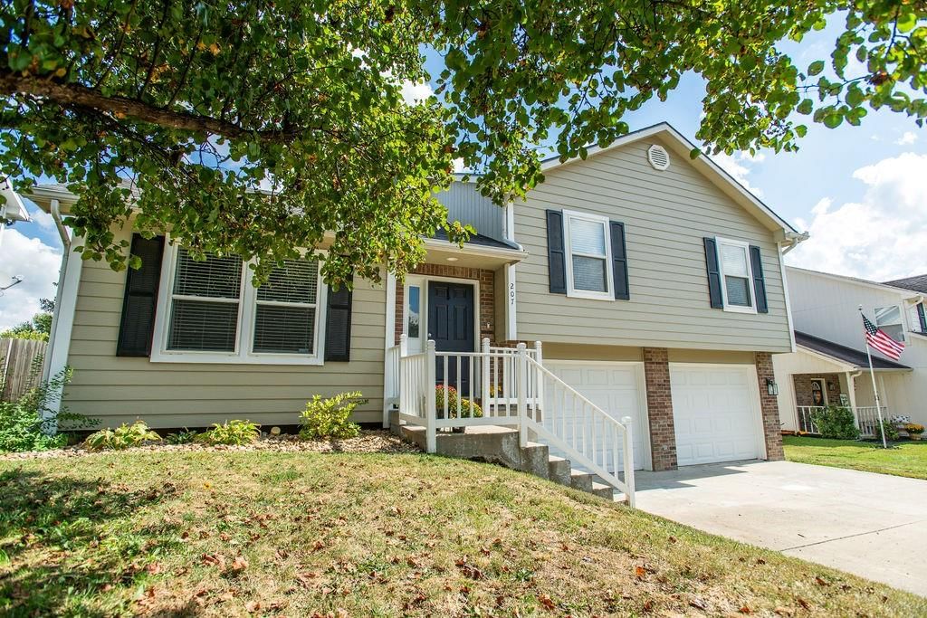207 SUMMER Place — photo 3