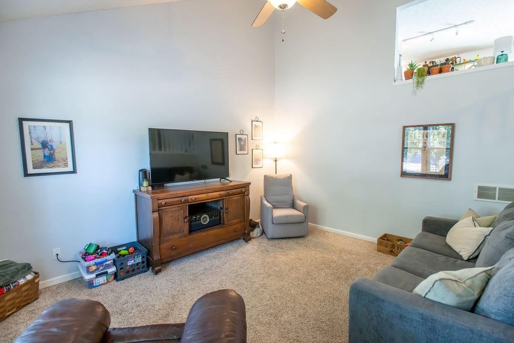 207 SUMMER Place — photo 5