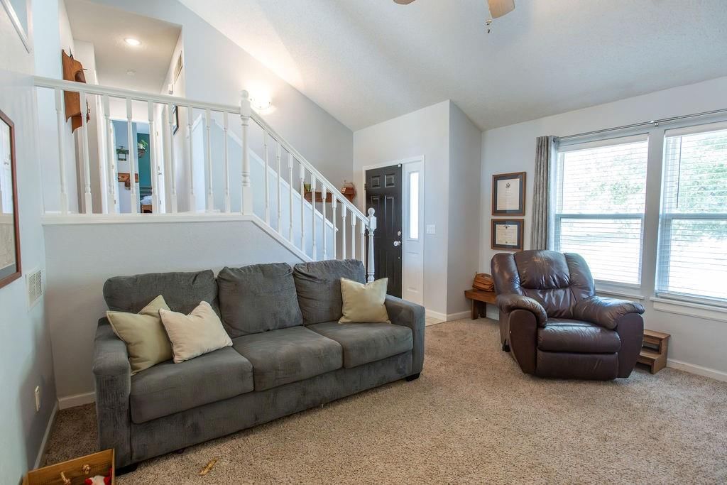 207 SUMMER Place — photo 7