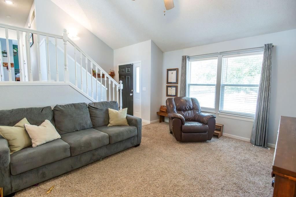207 SUMMER Place — photo 8