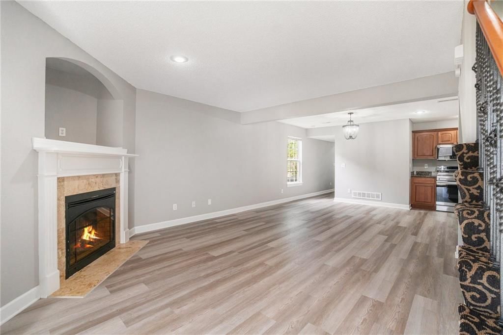 906 SW Peach Tree Lane — photo 6