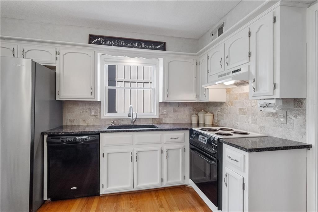 10416 Caenen Drive — photo 10