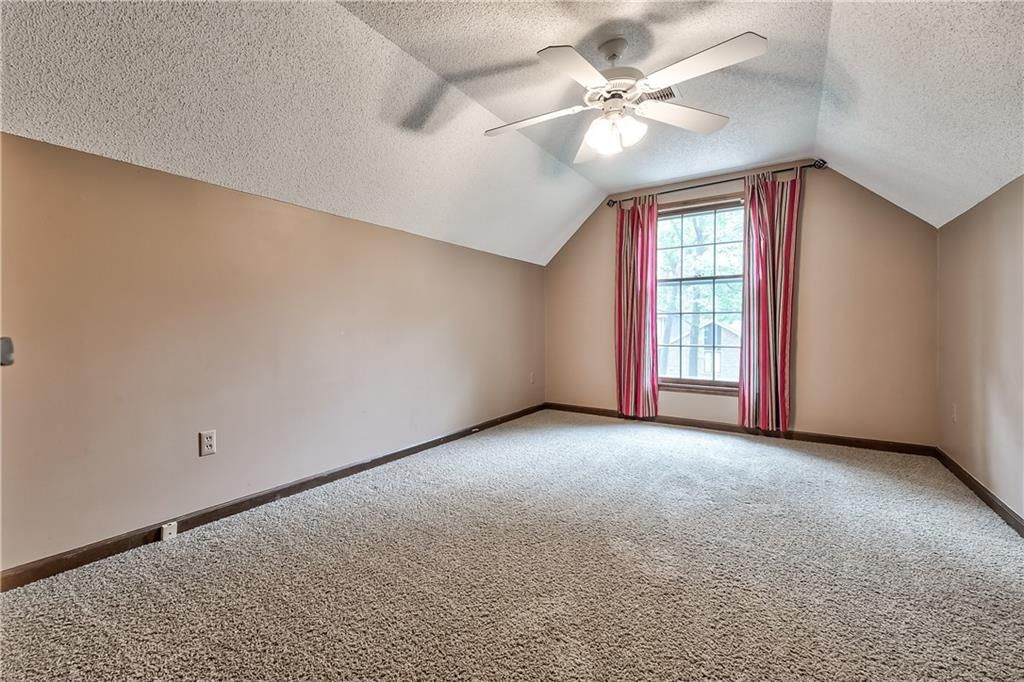 8215 Rosehill Road — photo 29