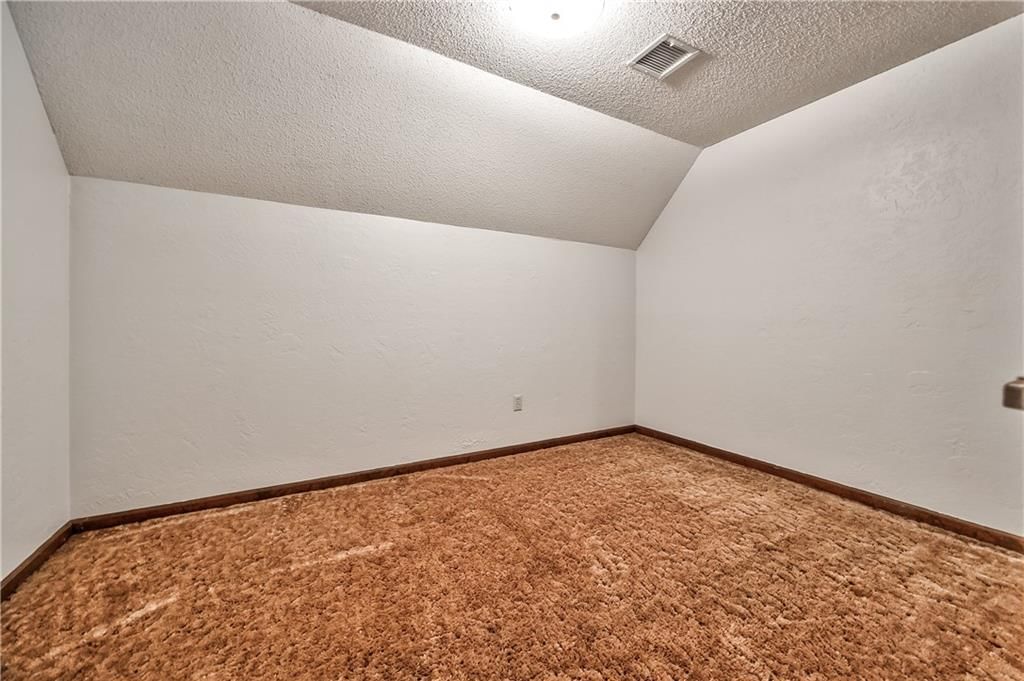8215 Rosehill Road — photo 30