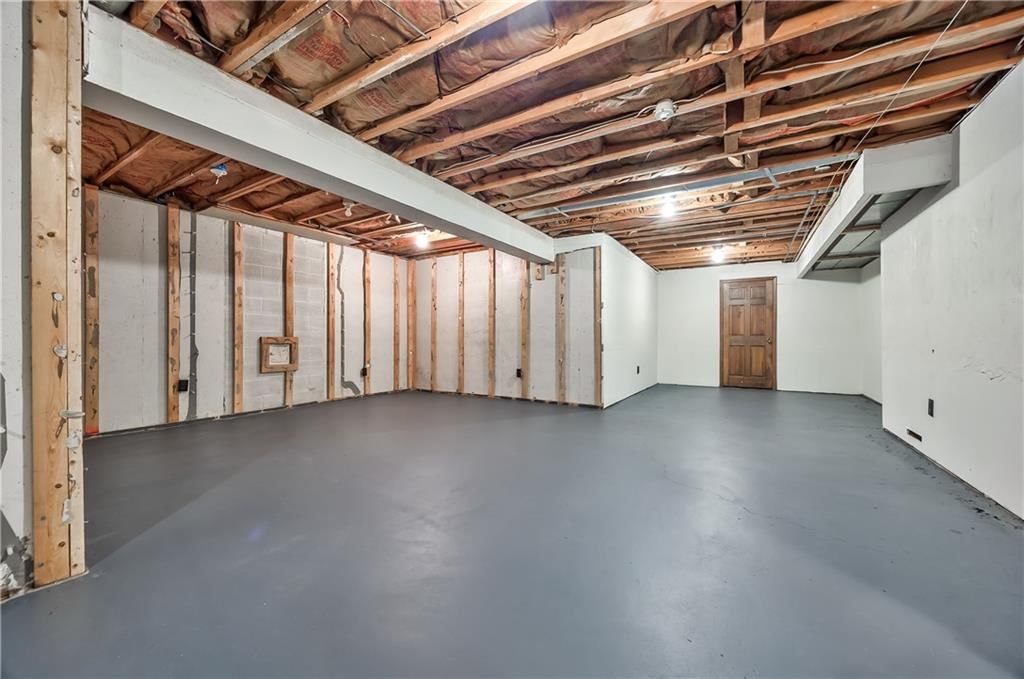 8215 Rosehill Road — photo 31
