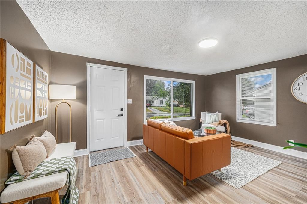 812 S Woodland Avenue — photo 2